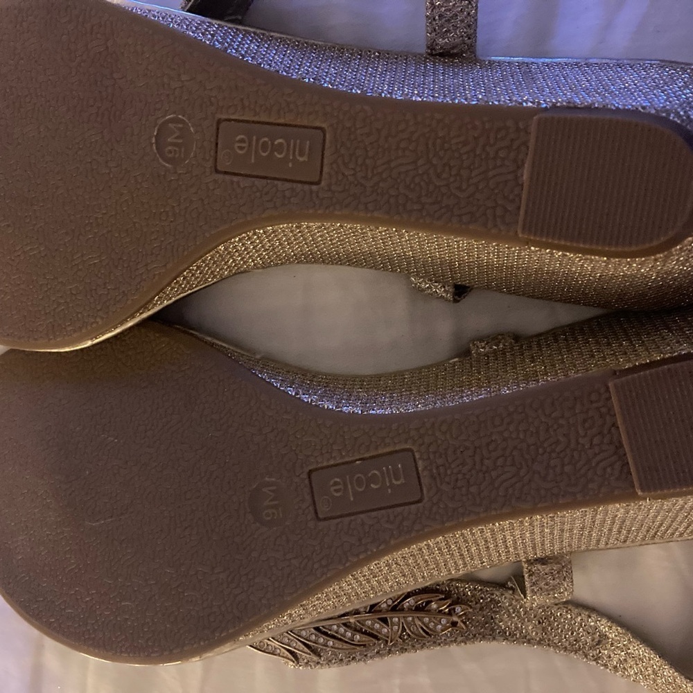 Nicole Gold Sandals with Elegant Design - Picture 2 of 6